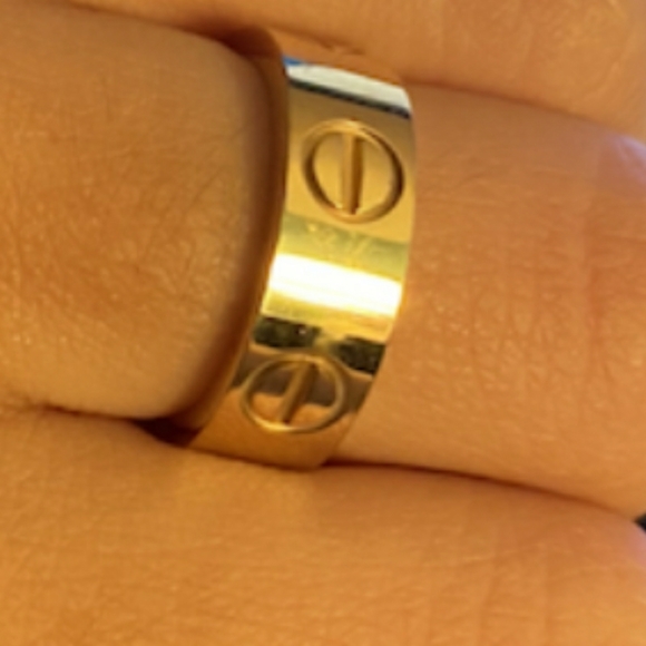 Ring - Picture 2 of 5